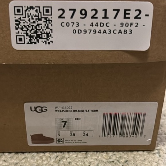 UGG classic ultra mini platform - Picture 3 of 10